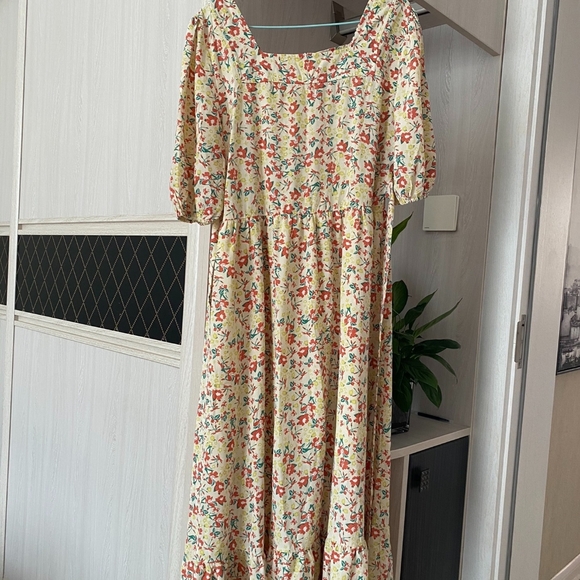 Women's Skirt - Picture 1 of 4